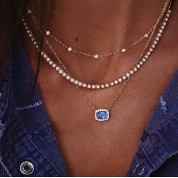 vogue vice boutique Jewelry - LAST ONE! NWT Blue gem style layered necklace